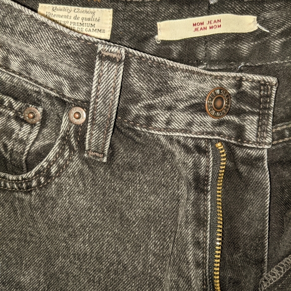 Levi's Mom Jeans - Picture 1 of 4